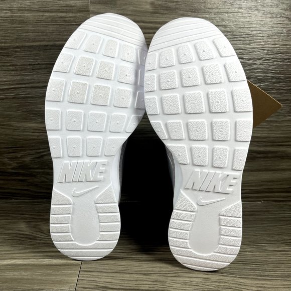 Nike Tanjun Women's Taupe Grey Running Shoes Size 10 NWT - Picture 7 of 9